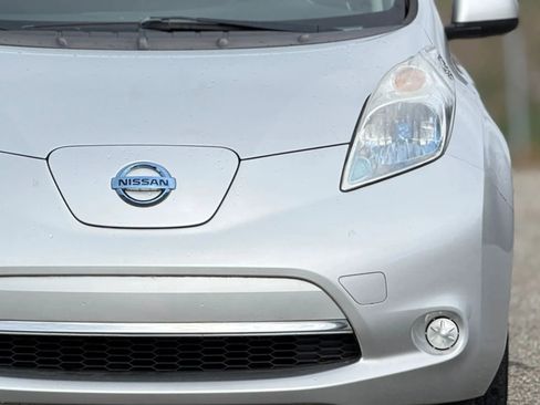 Used 2014 Nissan Leaf S image 12