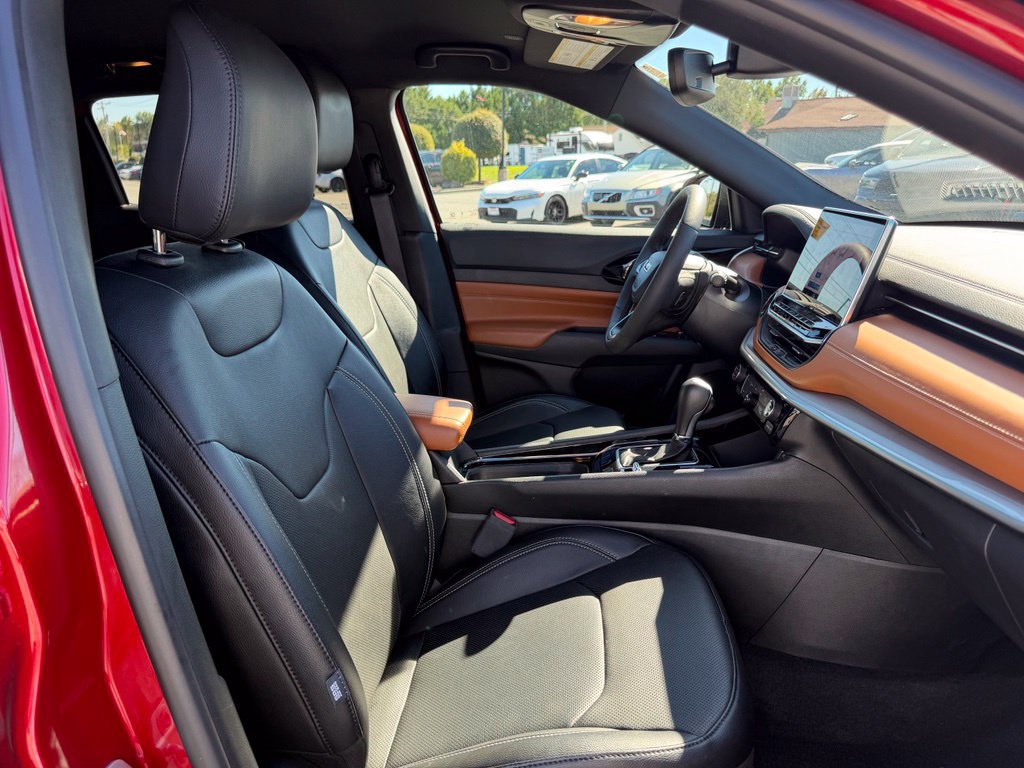 Used 2025 Jeep Compass Limited w/ Elite Group AWD/4WD image 31