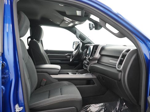 Used 2019 RAM 1500 Big Horn AWD/4WD image 11