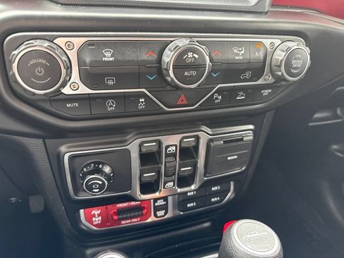 Certified 2021 Jeep Gladiator Rubicon AWD/4WD image 22