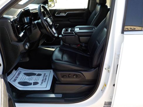 Used 2025 GMC Sierra 1500 SLT image 11