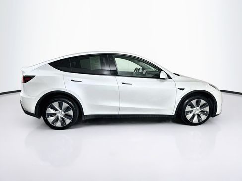 Used 2022 Tesla Model Y Long Range AWD/4WD image 10