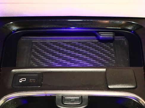 Used 2022 Mercedes-Benz GLB 250 image 25