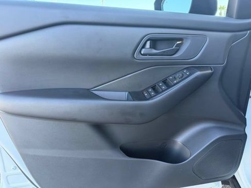 Certified 2025 Nissan Rogue S FWD image 12