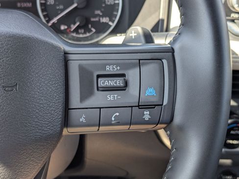 Used 2025 Nissan Rogue SV AWD/4WD image 20