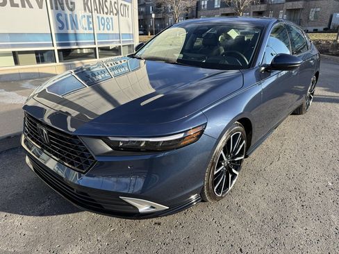 Certified 2025 Honda Accord Touring image 10