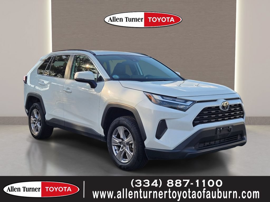 Used 2025 Toyota RAV4 XLE FWD image 1