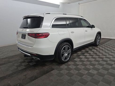 Used 2024 Mercedes-Benz GLS 450 4MATIC image 3