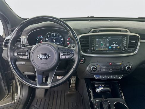 Used 2016 Kia Sorento SX image 19