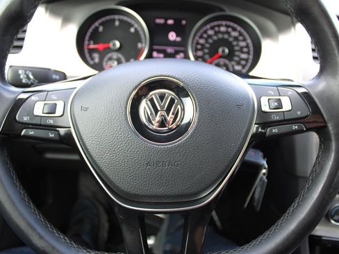 Used 2015 Volkswagen Golf TDI S image 24
