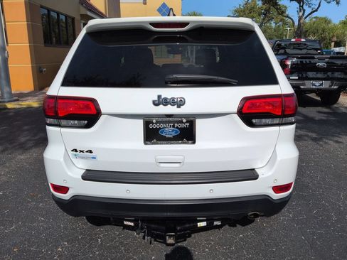 Used 2019 Jeep Grand Cherokee Laredo AWD/4WD image 5