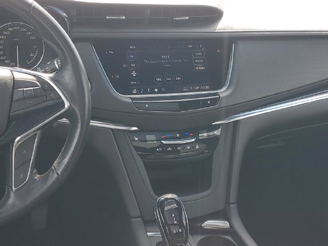 Certified 2022 Cadillac XT5 Premium Luxury AWD/4WD image 14