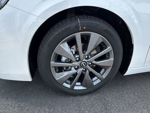 New 2026 Nissan Sentra SL FWD image 10