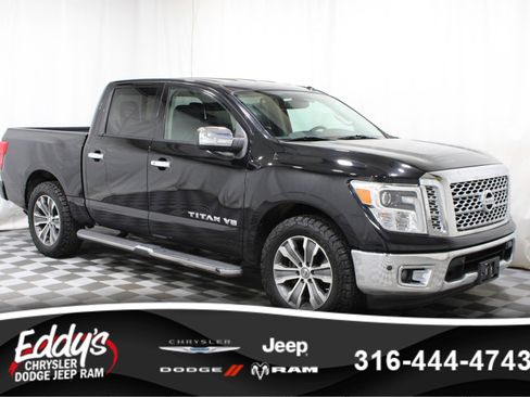 Used 2018 Nissan Titan SL RWD image 1