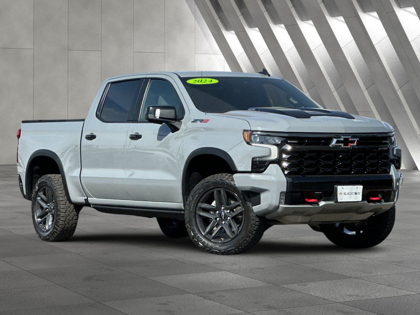 Used 2024 Chevrolet Silverado 1500 ZR2 w/ Technology Package AWD/4WD image 2