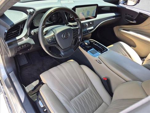 Used 2024 Lexus LS 500 w/ Interior Upgrade Package RWD image 10
