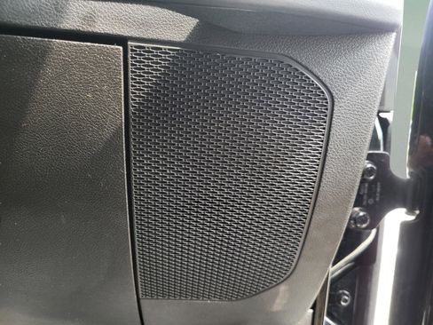 Used 2025 Jeep Wrangler Unlimited Rubicon 4xe w/ Convenience Group image 15