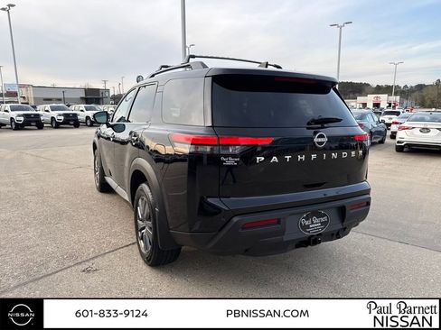 New 2025 Nissan Pathfinder SV w/ SV Premium Package image 11