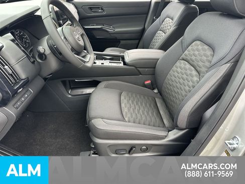 Certified 2025 Nissan Pathfinder SV w/ SV Premium Package image 25