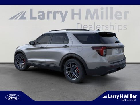 New 2026 Ford Explorer ST-Line w/ ST-Line Street Pack image 4