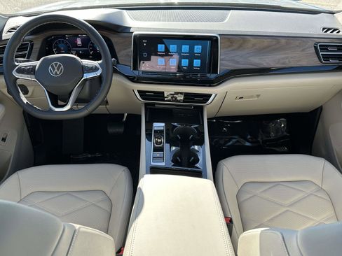 New 2025 Volkswagen Atlas SE image 13