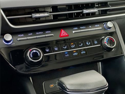 Certified 2025 Hyundai Sonata SE FWD image 19