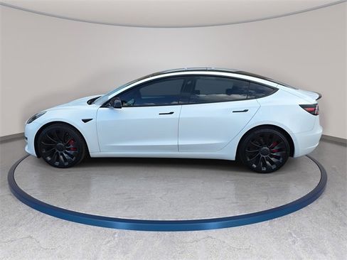 Used 2022 Tesla Model 3 Performance image 9