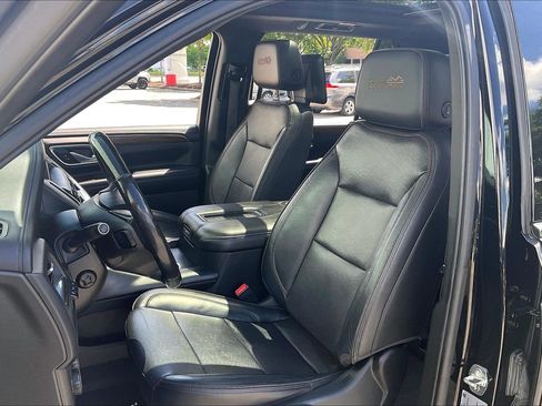Used 2021 Chevrolet Suburban High Country w/ Premium Package AWD/4WD image 30