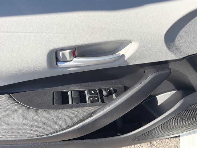 Used 2021 Toyota Corolla LE FWD image 17