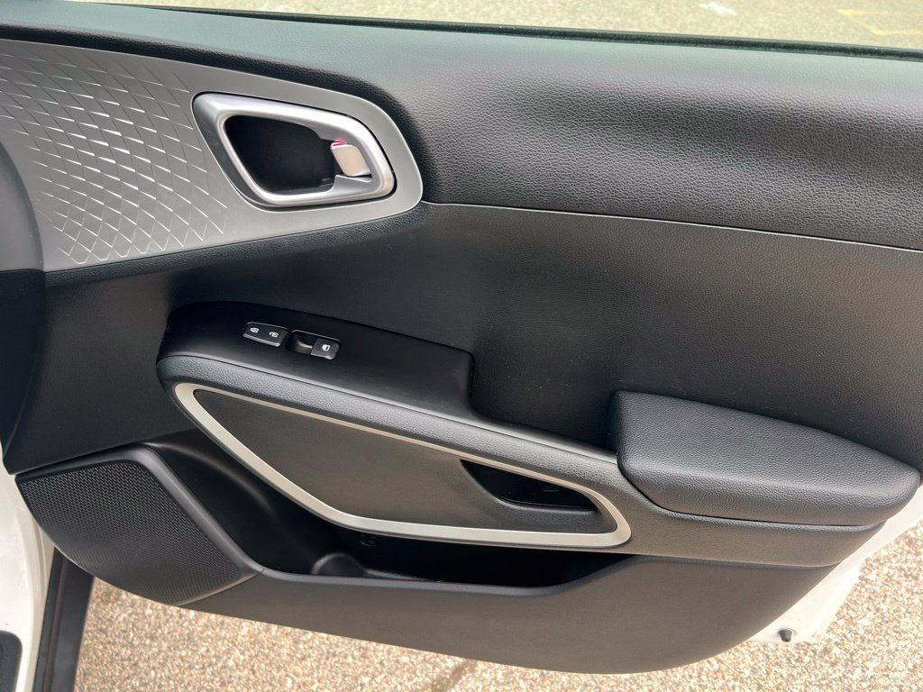Certified 2023 Kia Soul S FWD image 22