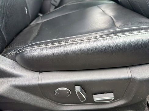 Used 2017 Ford F150 Lariat w/ Equipment Group 502A Luxury AWD/4WD image 15