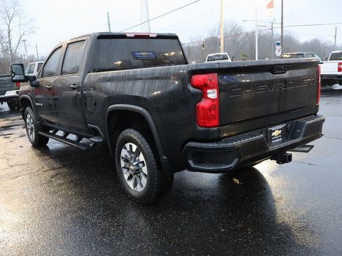 Used 2025 Chevrolet Silverado 2500 Custom w/ Custom Value Package image 3