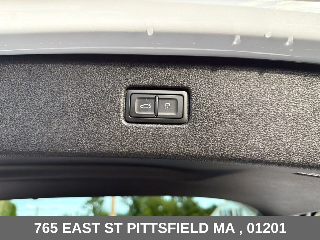 Used 2024 Audi Q7 3.0T Prestige AWD/4WD image 13