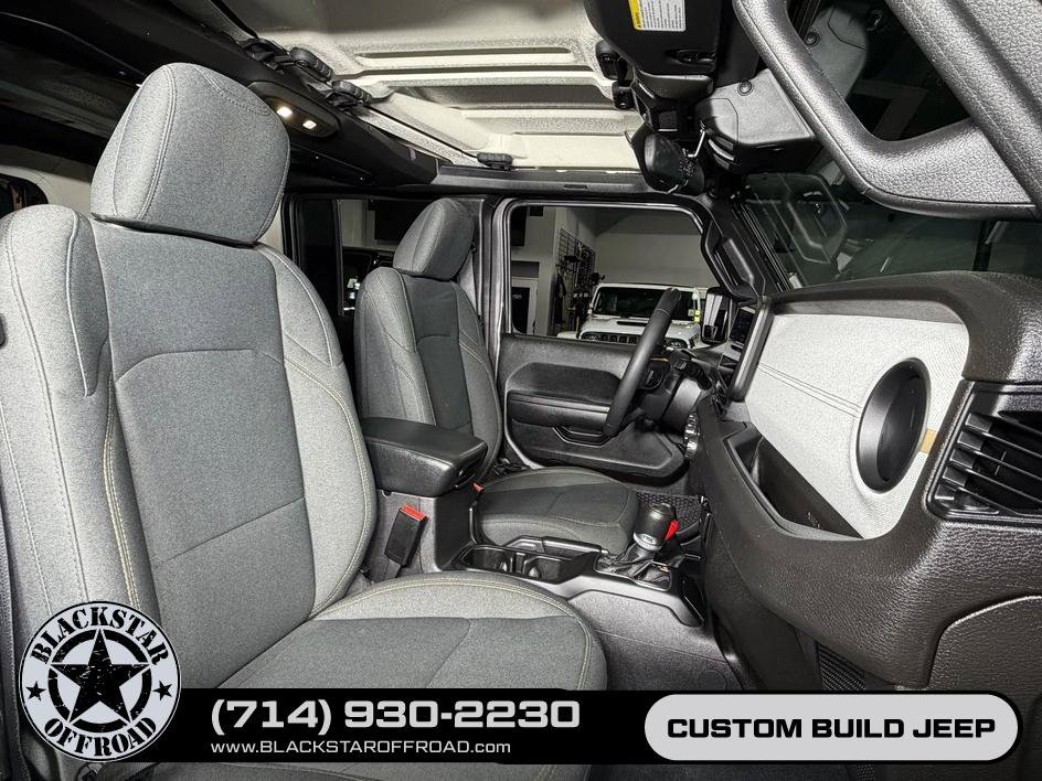 Used 2024 Jeep Wrangler Unlimited AWD/4WD image 14