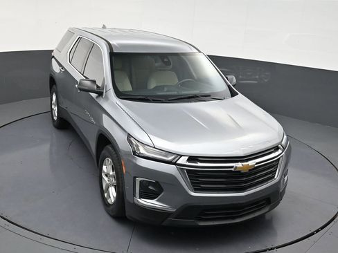 Used 2023 Chevrolet Traverse LS FWD image 18