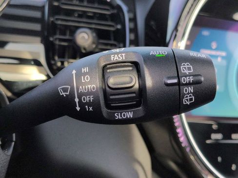 Certified 2023 MINI Cooper 4-Door Hardtop w/ Multitone Edition image 28