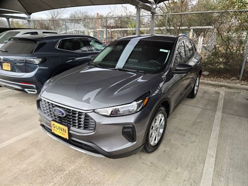 Used 2024 Ford Escape Active image 2
