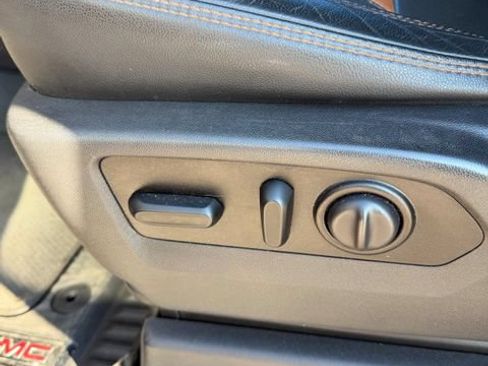 Used 2021 GMC Sierra 1500 AT4 w/ AT4 Value Package AWD/4WD image 16