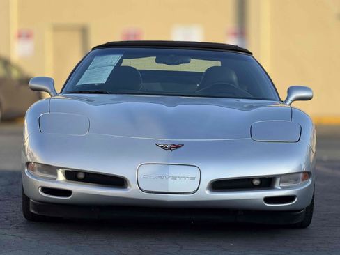 Used 2001 Chevrolet Corvette Convertible w/ Preferred Equipment Group2 RWD image 3