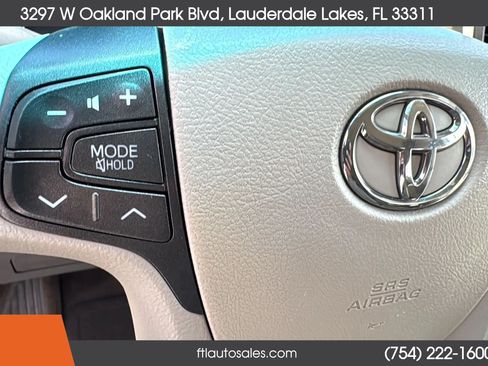 Used 2012 Toyota Sienna LE FWD image 47