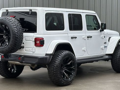 Used 2025 Jeep Wrangler Unlimited Sahara AWD/4WD image 5