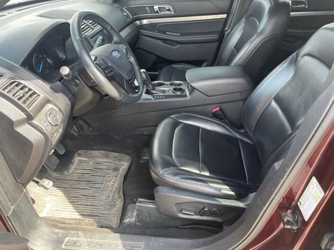 Used 2019 Ford Explorer XLT w/ Equipment Group 202A FWD image 14