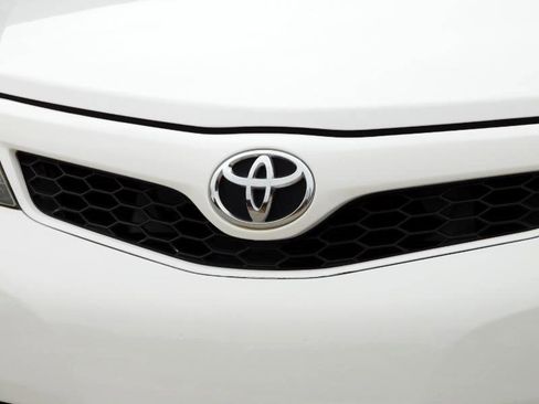 Used 2012 Toyota Camry SE image 5