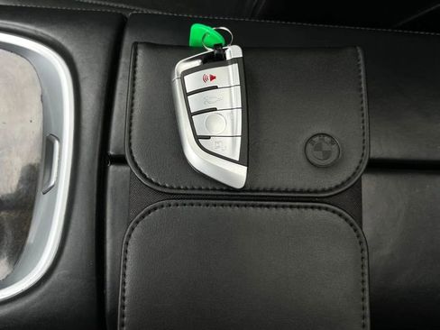 Used 2019 BMW 750i w/ Executive Package image 14