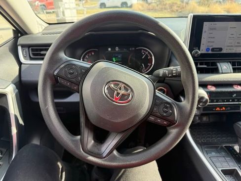 Used 2025 Toyota RAV4 XLE image 14