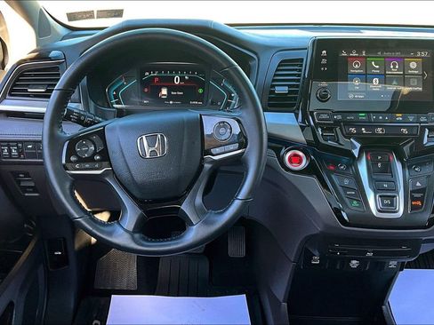 Used 2023 Honda Odyssey Touring image 5