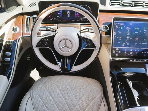 Used 2023 Mercedes-Benz S 580 4MATIC Sedan image 11