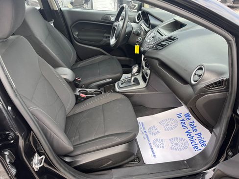 Used 2015 Ford Fiesta SE image 16