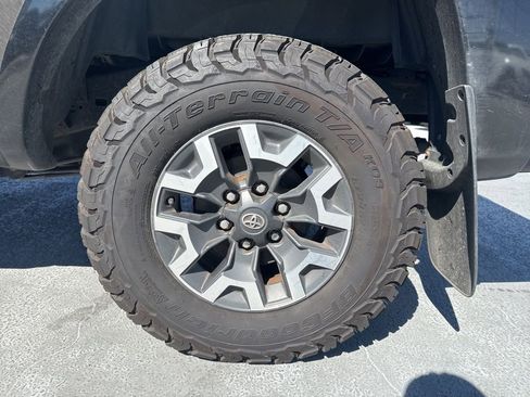 Used 2012 Toyota Tacoma PreRunner w/ SR5 Pkg image 4