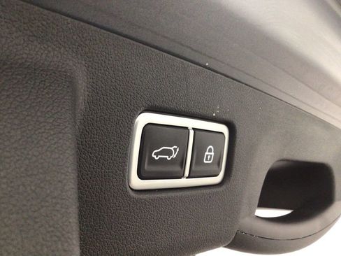 Used 2022 Kia Sorento SX image 12